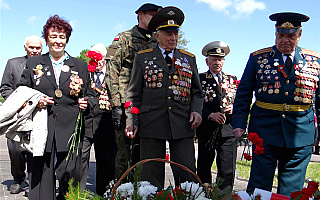 Sprawa asysty wojskowej na cmentarzu w Braniewie